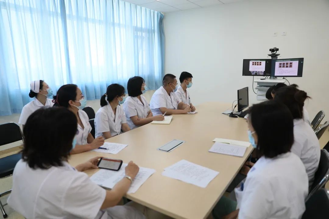 全省首家！中國醫(yī)科大學附屬第一醫(yī)院專家來“查房”，家門口享國內(nèi)優(yōu)質(zhì)醫(yī)療資源！(圖4)